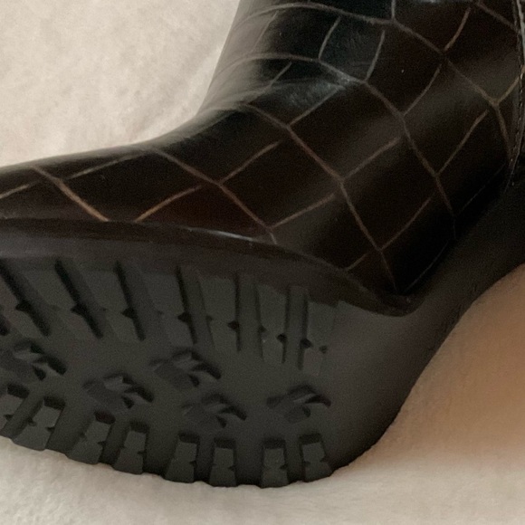 LAUREN Ralph Lauren Women Mylah Bootie Black/Modern Gold Size 8 - Picture 2 of 9